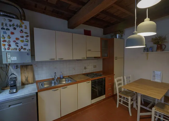Traditional Florentine 1BR apartment close to Piazza Santa Croce